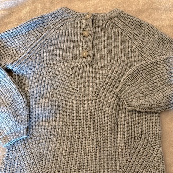 Stefanel Sweater with button closure on the back and balloon sleeves sz xs - Picture 2 of 2